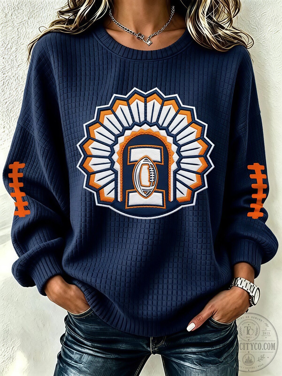 Chicago Bears Football Team Logo Navy Blue Quilted Crewneck Sweatshirt 3 Chicago Bears Football Team Logo Navy Blue Quilted Crewneck Sweatshirt